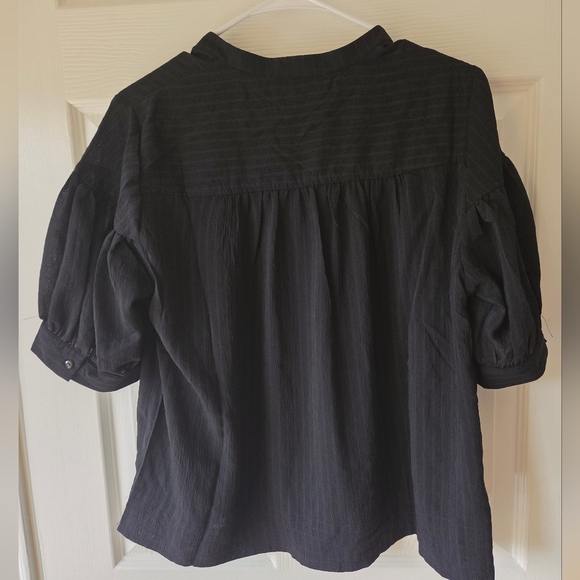 Rose +‎ Olive Blouse M Black Short Sleeves V Neck - Picture 2 of 7